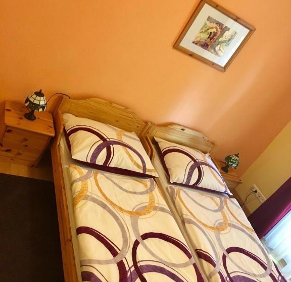 펜션 Napkorong Fogadó és Vendégház