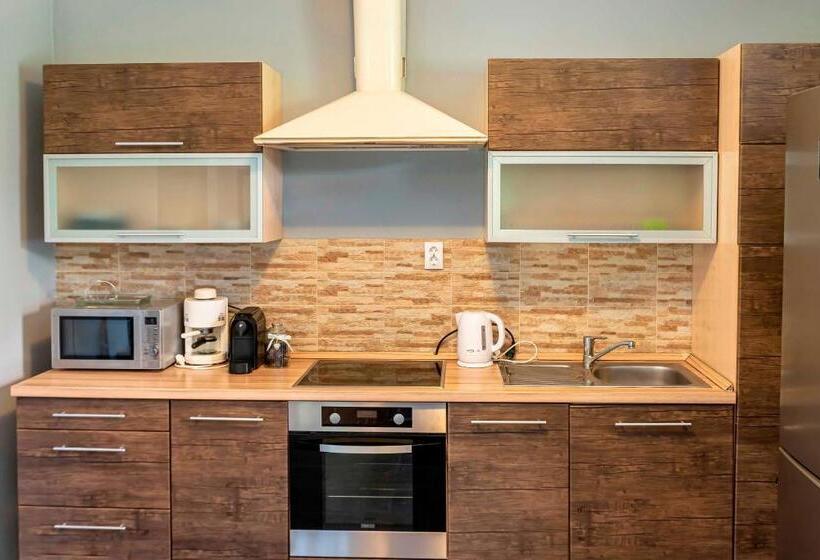 ペンション Napraforgó Vendégház