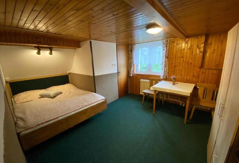 פנסיון Penzion Hubertus Doubice