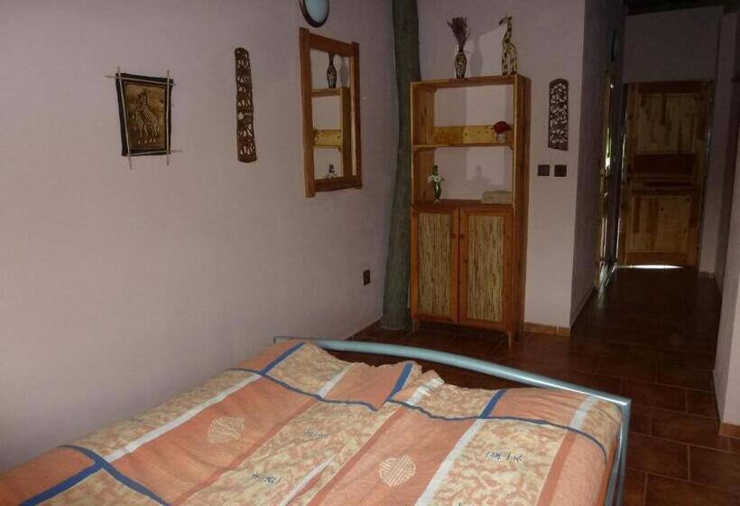 بنسيون Q Ranch