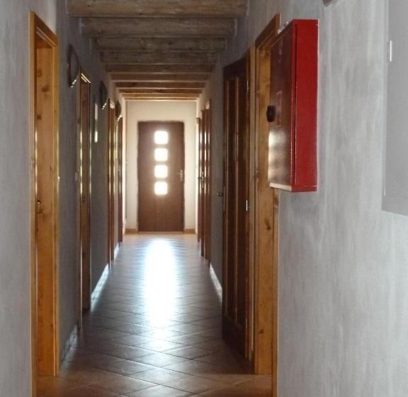 بنسيون Q Ranch