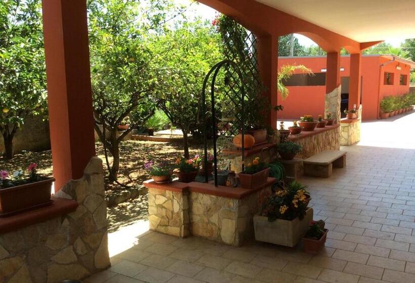 פנסיון Tenuta Il Papavero Rosso