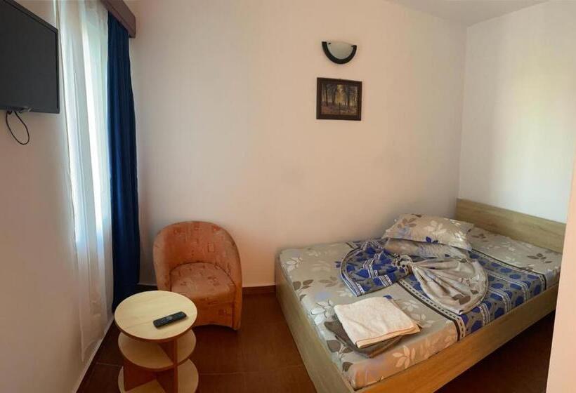 بنسيون Vila Flory & Crystiana