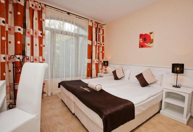 استراحتگاه Bell Tower At Blacksearama Golf&villas