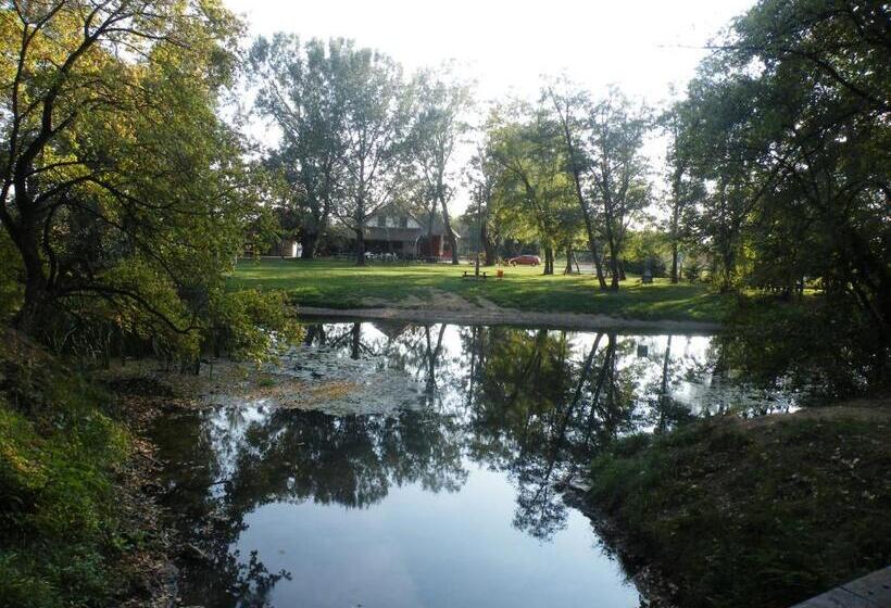 Vizimalom Kemping, Panzió és étterem