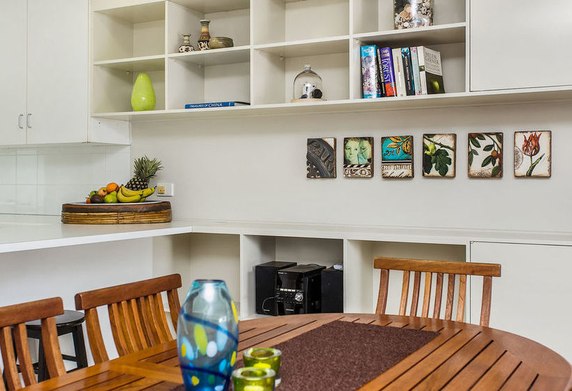 Number 4 James Cook Apartments