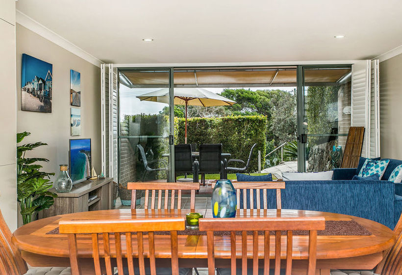 Number 4 James Cook Apartments