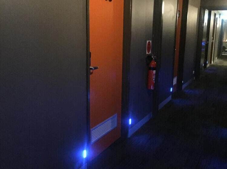 فندق صغير Europa Melbourne