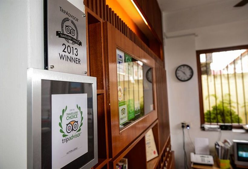 הוסטל Hutton Suites