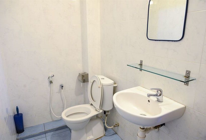 הוסטל Hutton Suites