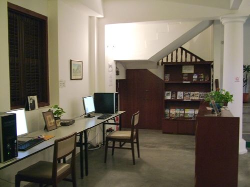 הוסטל Hutton Suites