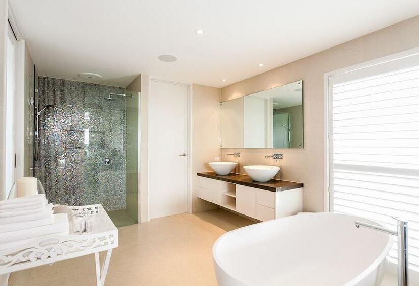 Beach & Golf Stays Torquay