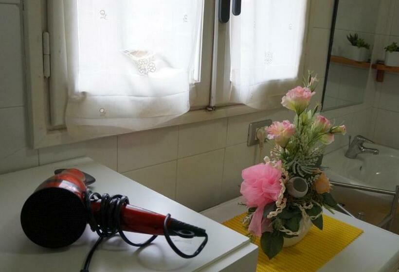 تختخواب و صبحانه Zaffiro Blu Airport