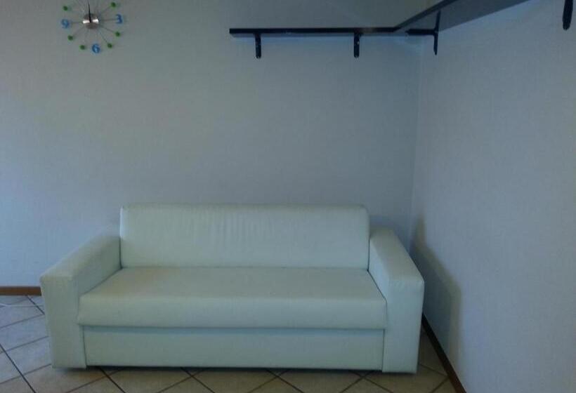 تختخواب و صبحانه Zaffiro Blu Airport