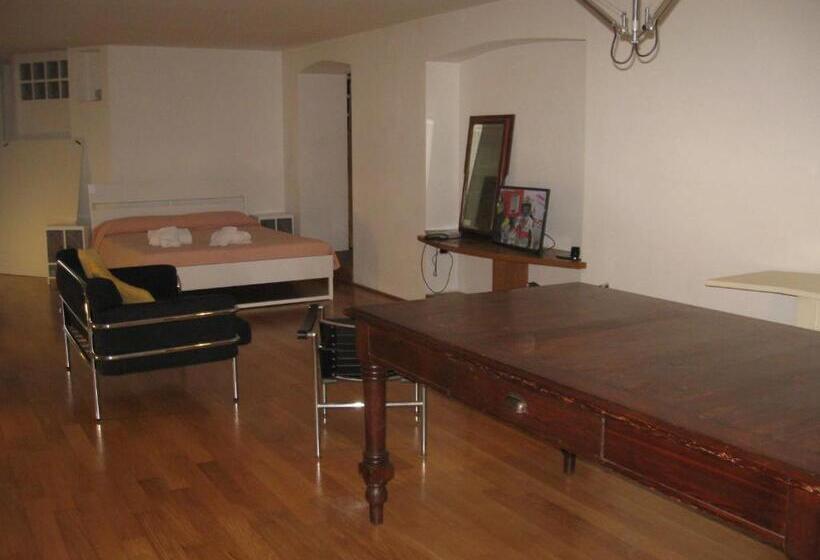 تختخواب و صبحانه Zaffiro Blu Airport