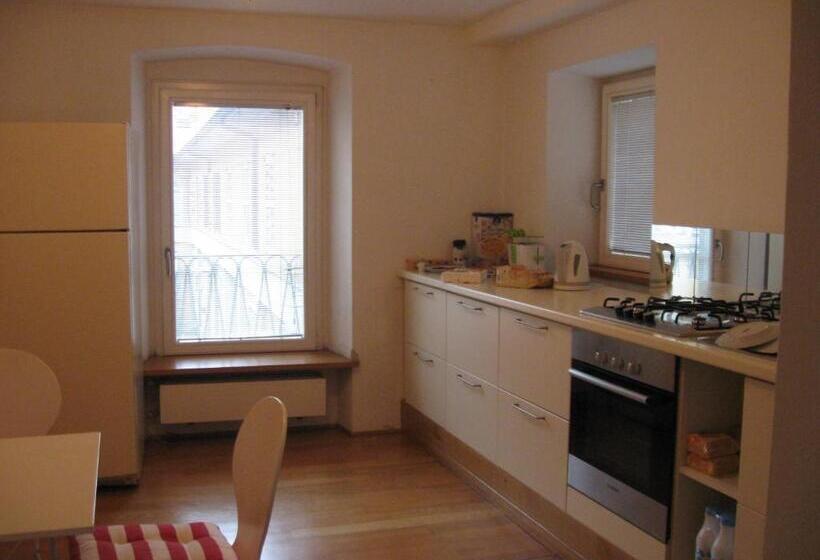 تختخواب و صبحانه Zaffiro Blu Airport