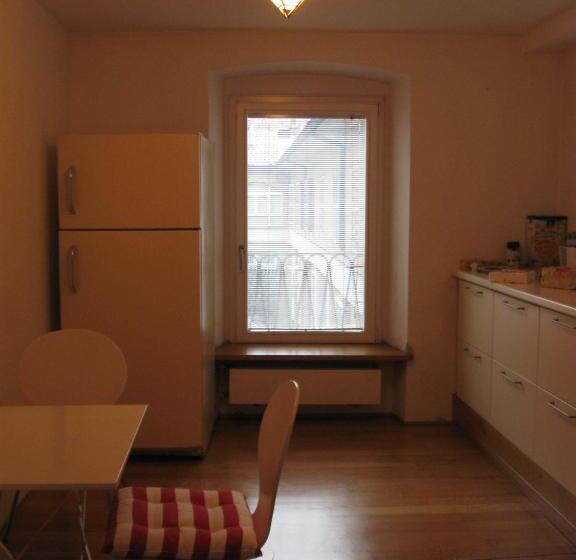 تختخواب و صبحانه Zaffiro Blu Airport