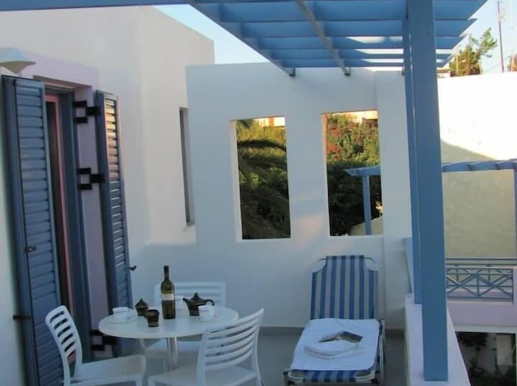 Cybele Suites & Apartments