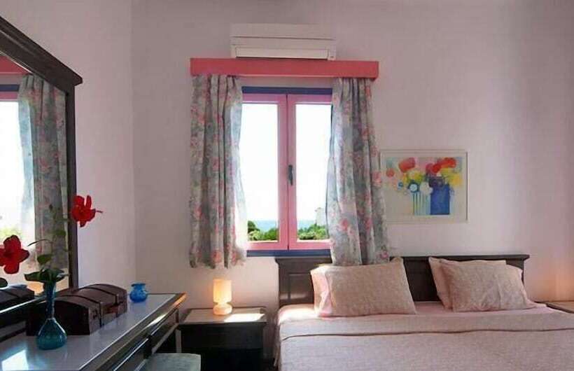 Cybele Suites & Apartments