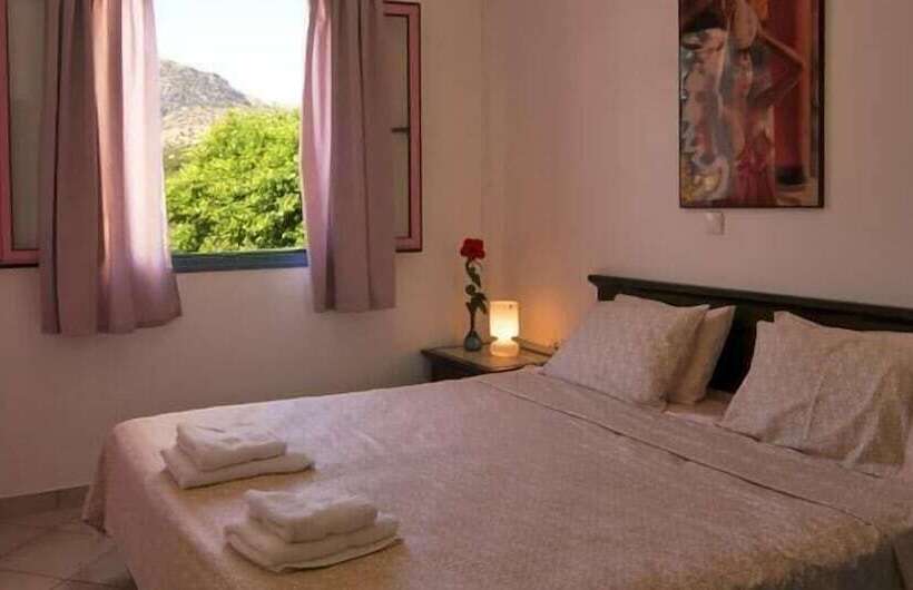 Cybele Suites & Apartments