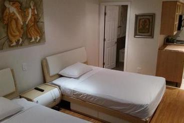 Dundas Apartments & Suites