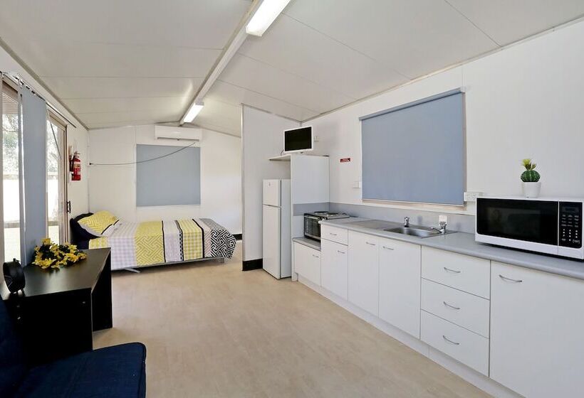 هتل Aaok Moondarra Accommodation Village