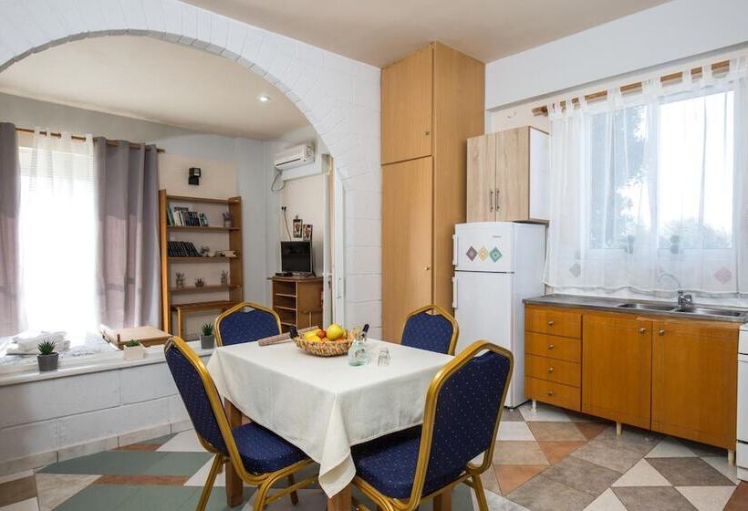 בית מלון כפרי Aqua Marine