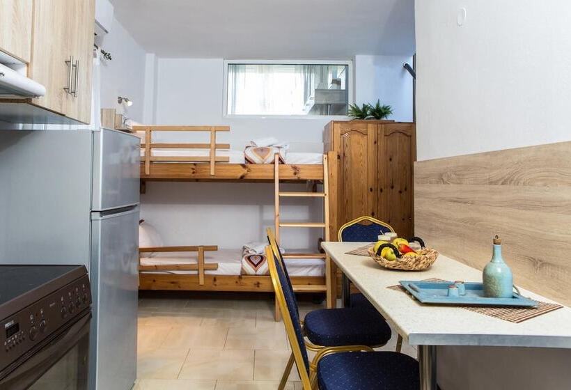 בית מלון כפרי Aqua Marine