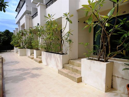 Отель Baan Leelawadee Apartment