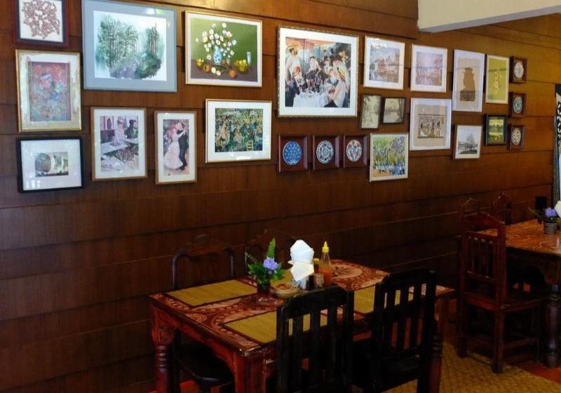 호텔 Baan Tawan Guesthouse