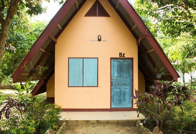 호텔 Cashewnut Tree Resort