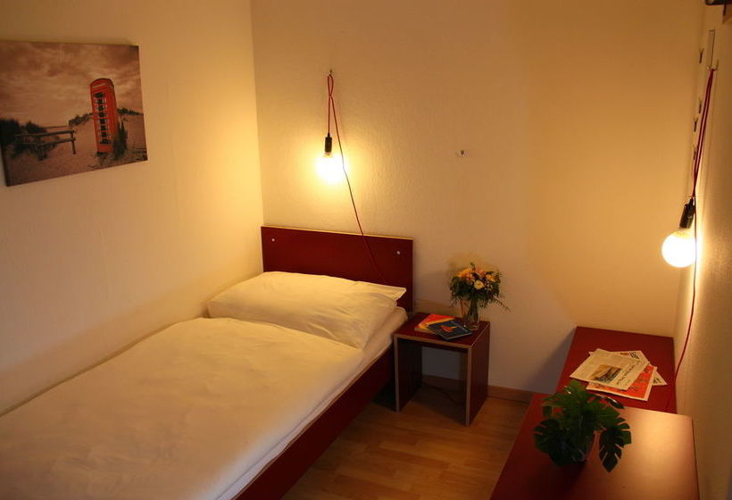 ホテル Easyliving Budget Rooms Lindenstrasse 48