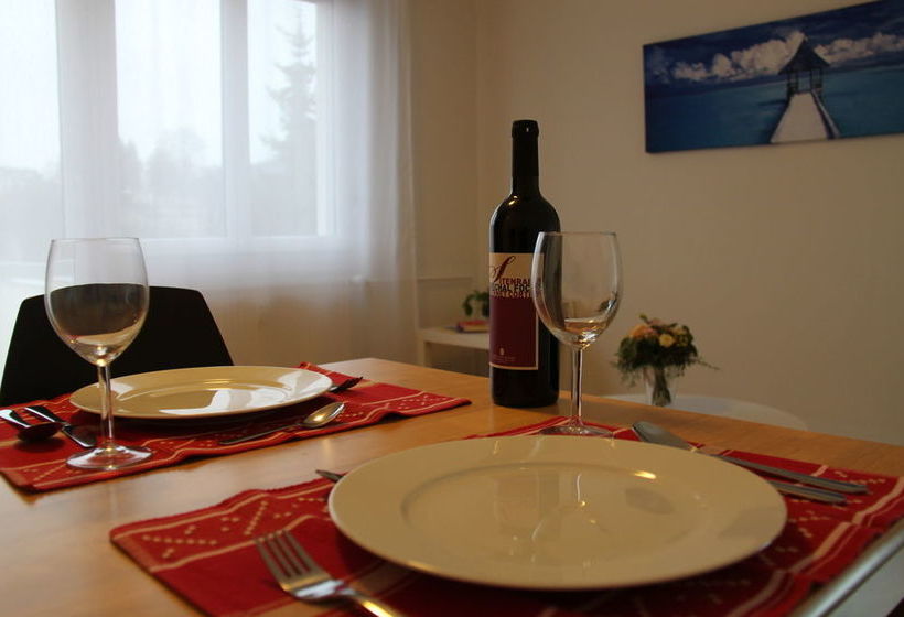 ホテル Easyliving Budget Rooms Lindenstrasse 48