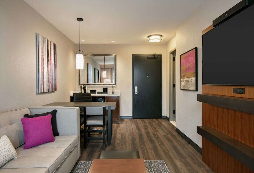 فندق Embassy Suites By Hilton Berkeley Heights