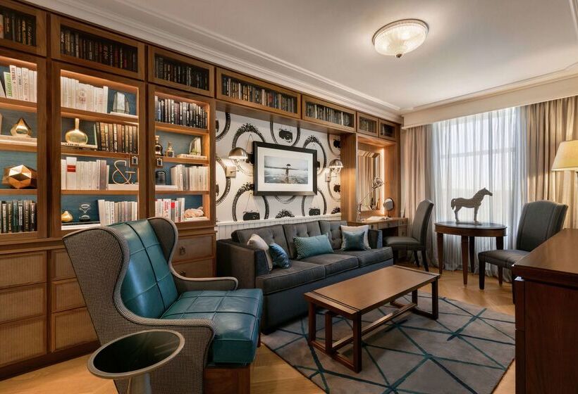 Отель Embassy Suites By Hilton Berkeley Heights
