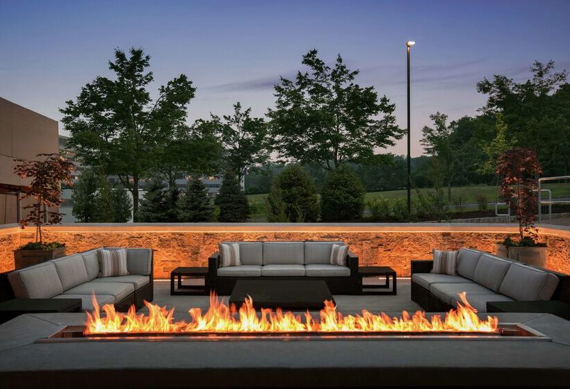 Отель Embassy Suites By Hilton Berkeley Heights