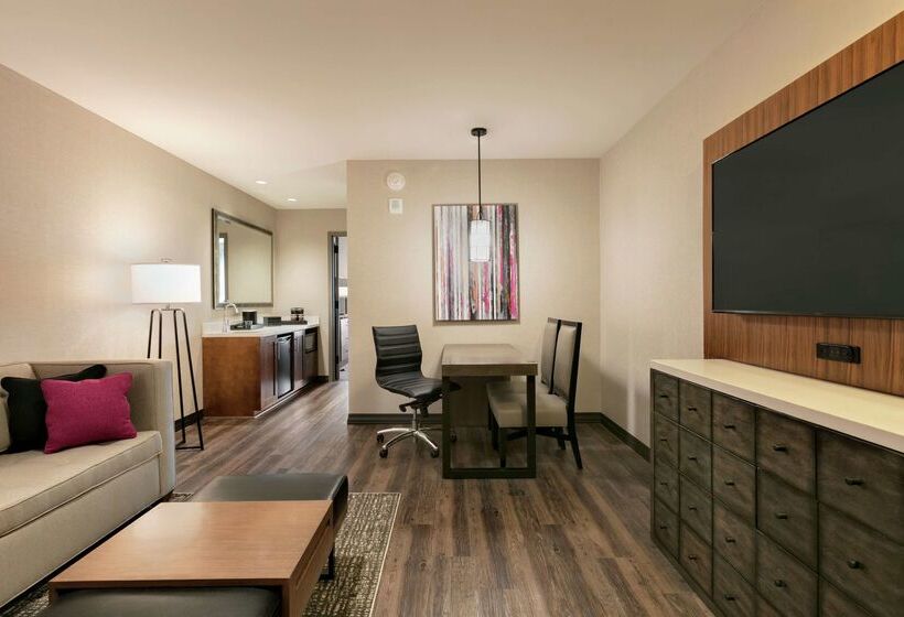 Отель Embassy Suites By Hilton Berkeley Heights