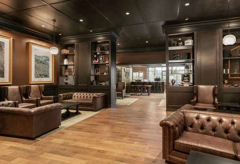 Отель Embassy Suites By Hilton Berkeley Heights