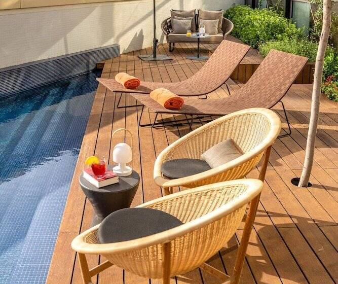 Отель Eurostars Barcelona Central