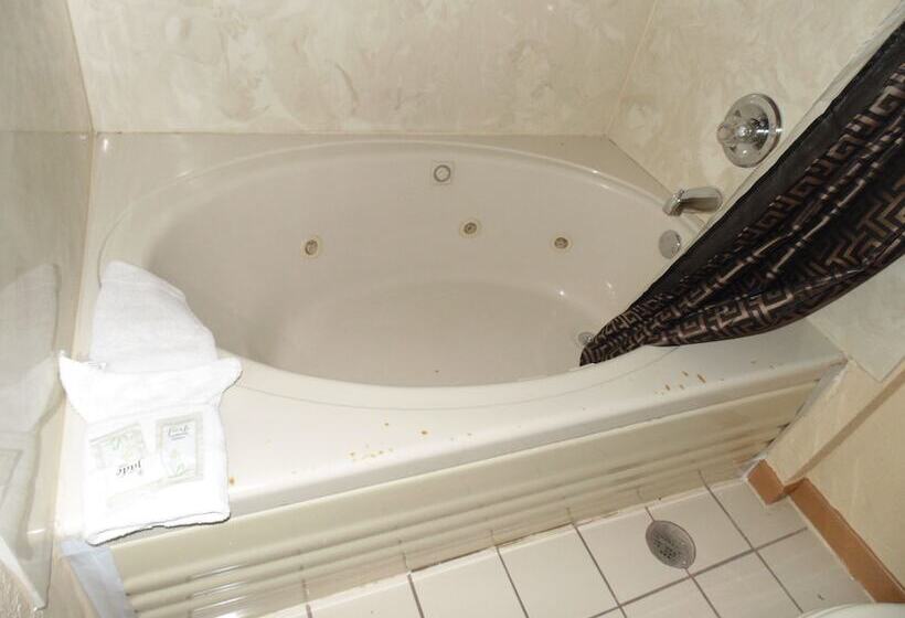 فندق First Western Inn   Fairmont City