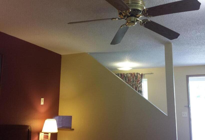 فندق First Western Inn   Fairmont City