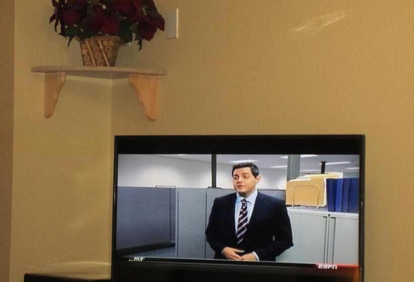 فندق First Western Inn   Fairmont City