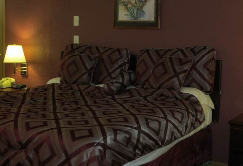 בית מלון כפרי First Western Inn   Fairmont City