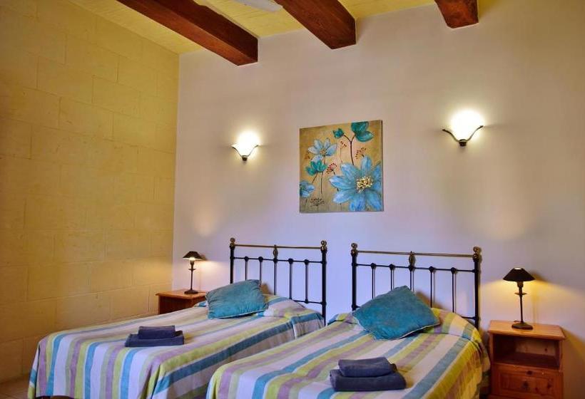 هتل Gozo Village Holidays