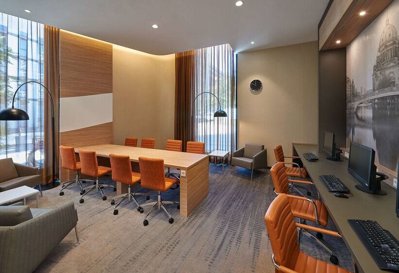 هتل Hampton By Hilton Berlin City Centre Alexanderplatz