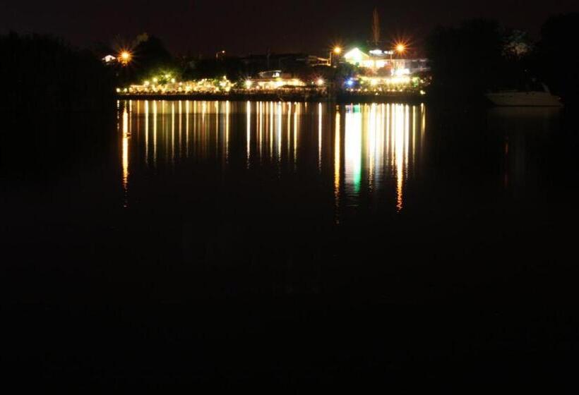 Отель Happy Caretta