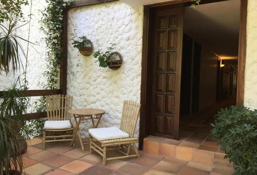 Отель Happy Caretta