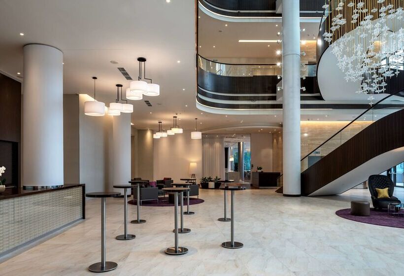 Отель Hilton Saint Petersburg Expoforum