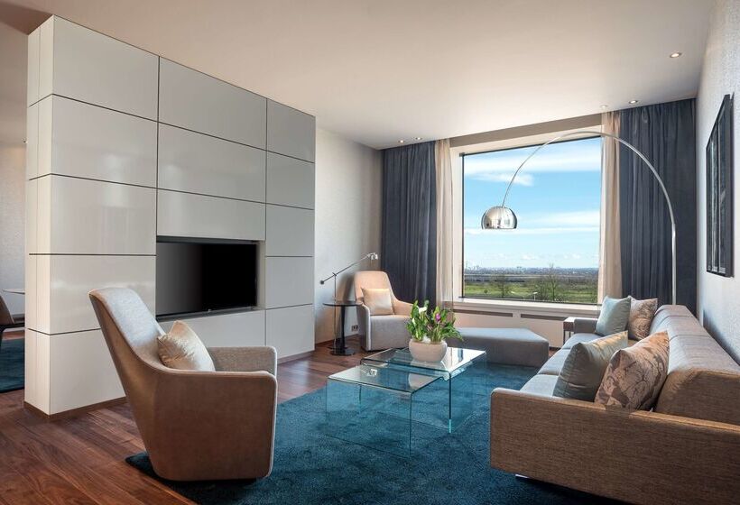 Отель Hilton Saint Petersburg Expoforum