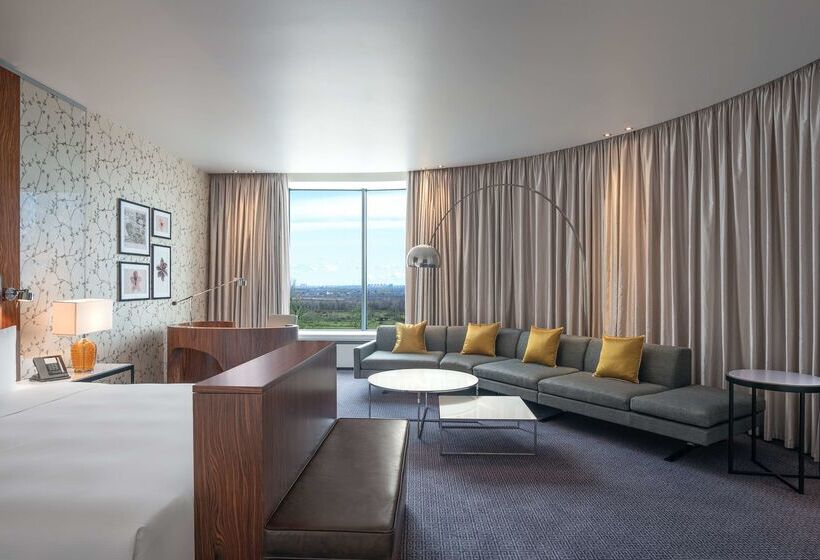 Отель Hilton Saint Petersburg Expoforum